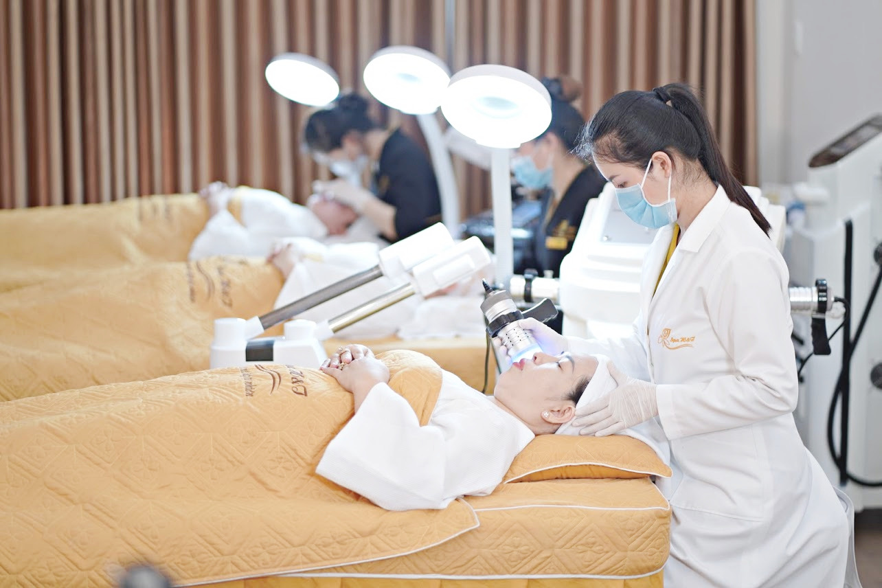 pGet to Know 1 r1 row bg img