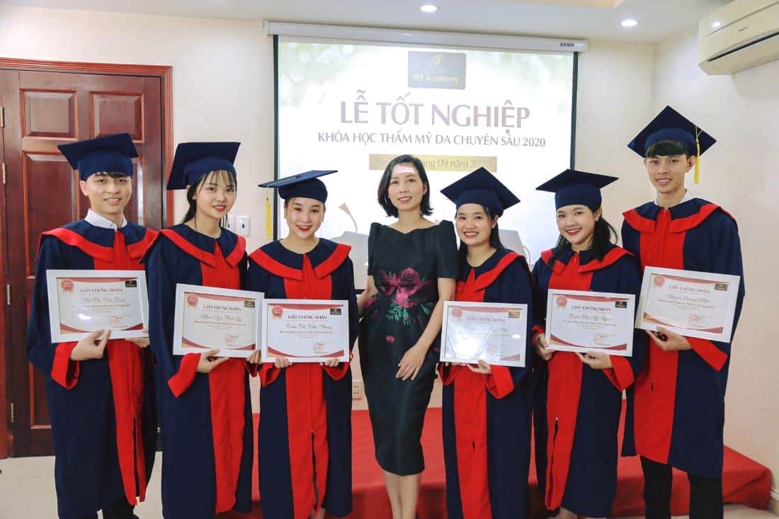 CEO Truong Hoang Thi 105