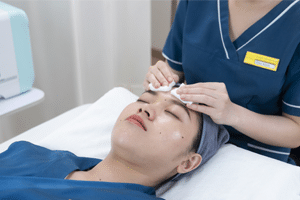 Bước 2 ủ tê nốt ruồi