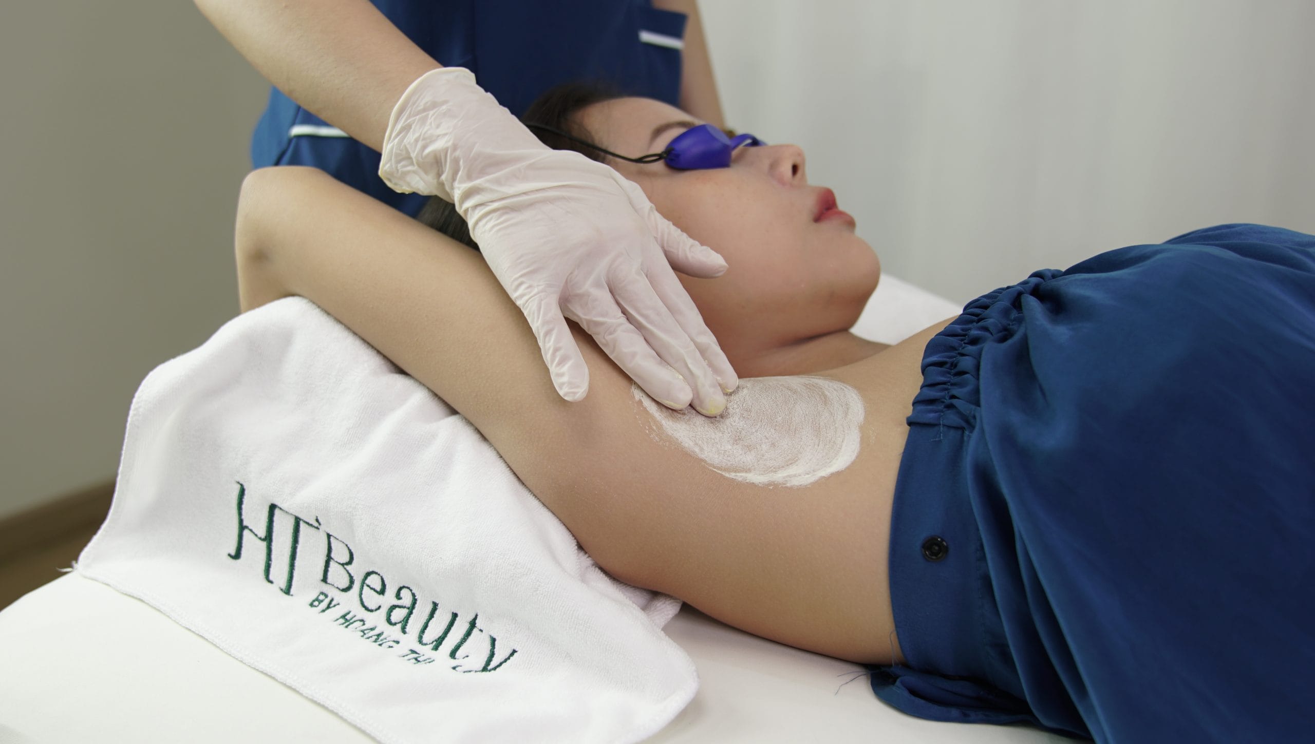 Điều trị thâm nách tại HT Beauty