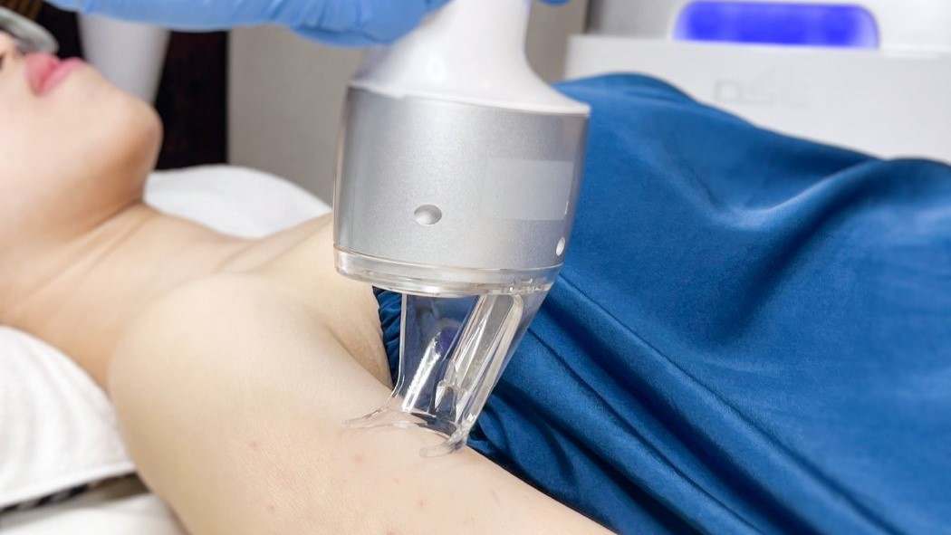 bắn máy viem nang long tay